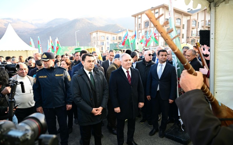 
	Kəlbəcərin rəngi, səsi və yaddaşı &ndash;&nbsp;Sənət şəhərin nəfəsinə qarışdı - FOTOLAR

	&nbsp;

	&nbsp;